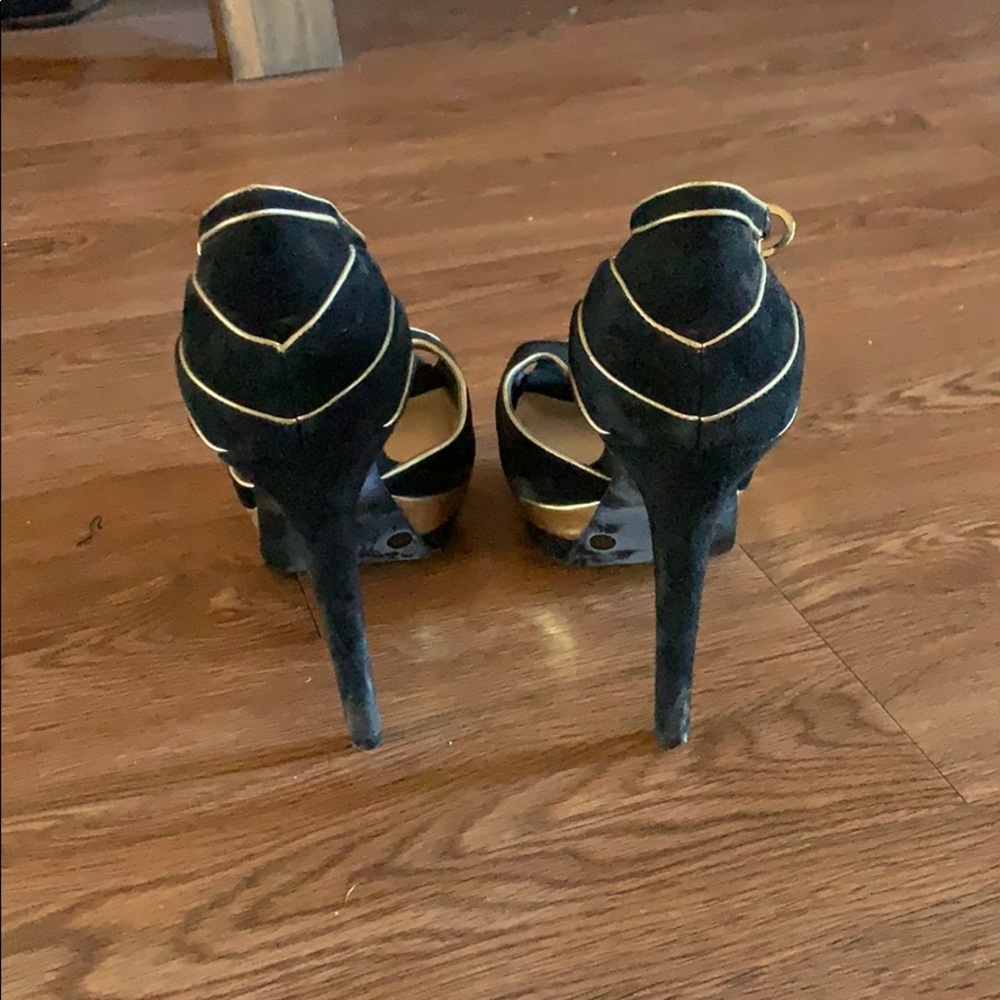 Gianni Bini black and gold heels - Picture 3 of 3